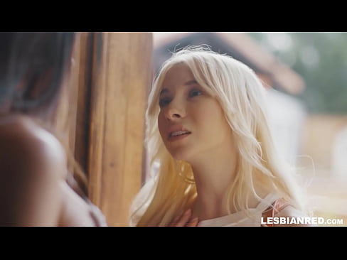 ❤️ A nena chega a casa uns meses despois e acaba comendo o coño da súa madrastra ❤ Vídeo anal en nós ️❤