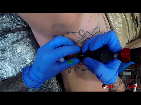 ❤️ Sully Savage, moi tatuada, tatuouse no clítoris ❤ Vídeo anal en nós ️❤